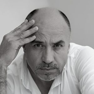 Por qué se cae el cabello a medida que vamos envejeciendo con el Doctor Oriol Vernetta en la provincia de Barcelona