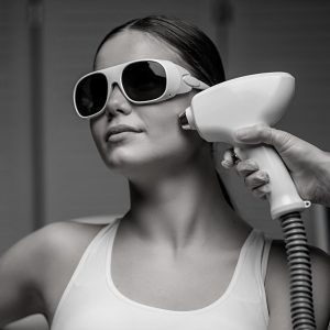 Láser IPL y láser fraccionado de erbio, las diferencias por el Doctor Oriol Vernetta en la ciudad de Barcelona